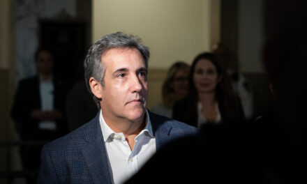 El abogado de Michael D. Cohen citó casos que podrían no existir, dice el juez