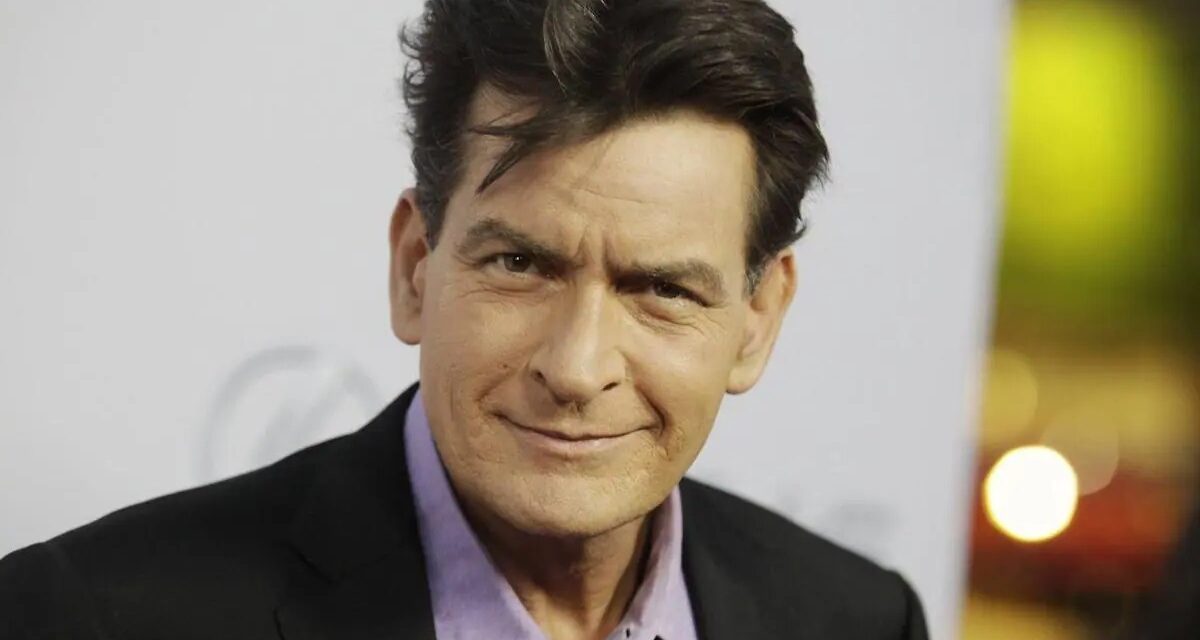 El actor Charlie Sheen fue agredido en su propia casa (+Detalles)