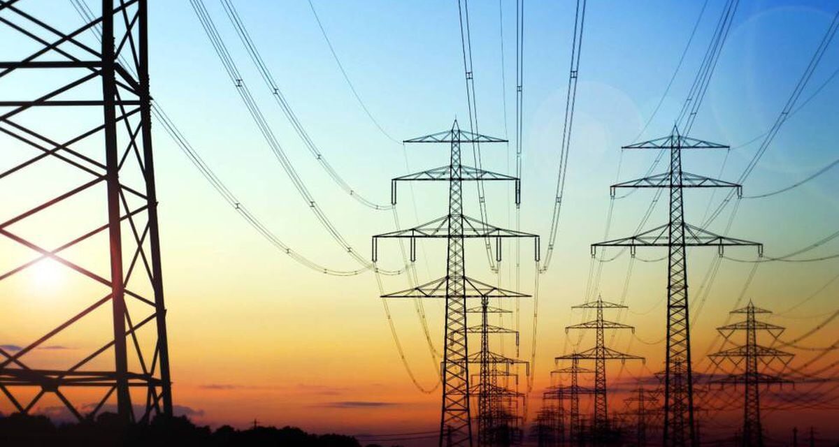 El consumo de electricidad crece por tercer mes consecutivo y deja atrás la crisis |  Economía