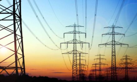 El consumo de electricidad crece por tercer mes consecutivo y deja atrás la crisis |  Economía