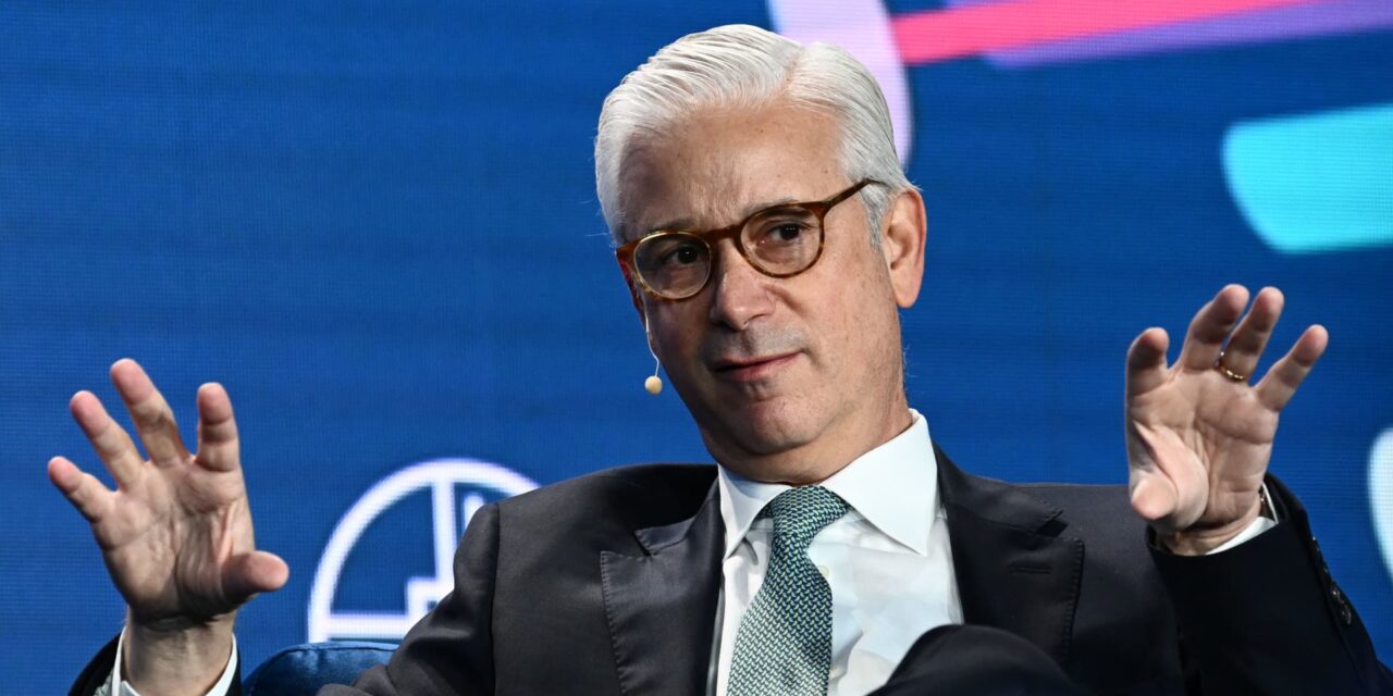 El director ejecutivo de Wells Fargo advierte sobre los costos de indemnización a medida que se avecinan despidos