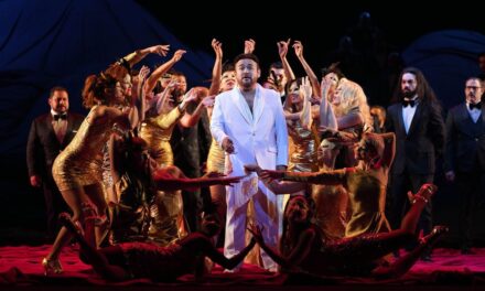 El foso y las voces salvan un fallido 'Rigoletto' contra el heteropatriarcado |  Cultura
