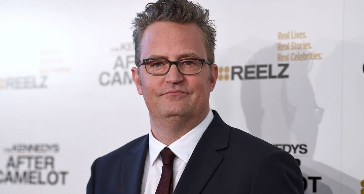 El informe del forense afirma que Matthew Perry murió por efectos provocados por la ketamina |  Gente