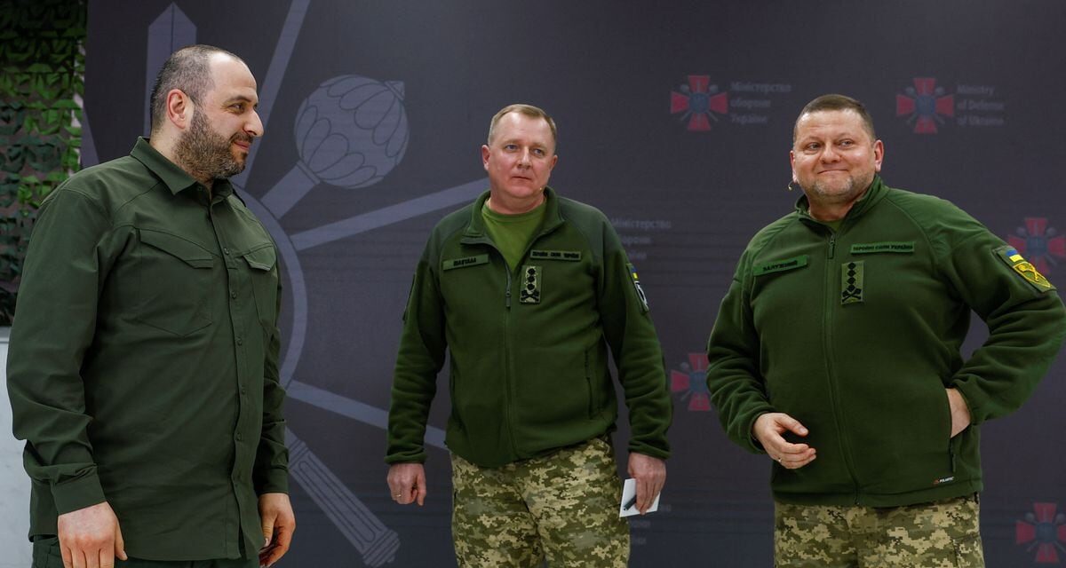 El jefe del ejército de Ucrania desafió a Zelenski sobre la estrategia de reclutamiento |  internacional