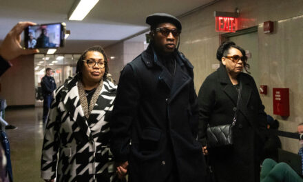 El juicio por agresión a Jonathan Majors comienza con declaraciones iniciales