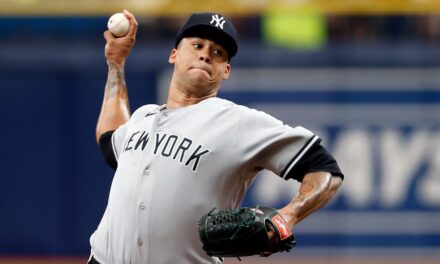 El lanzador Frankie Montas acuerda contrato con los Rojos