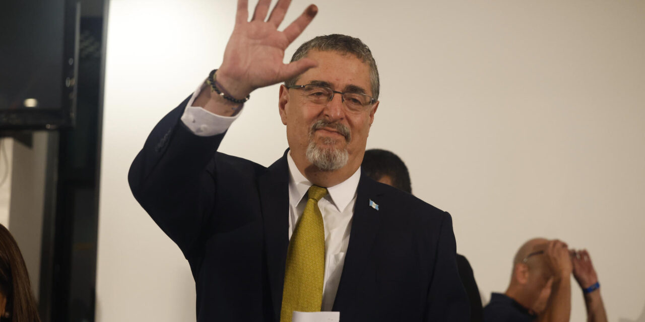 El presidente electo de Guatemala, Bernardo Arévalo, irá el lunes a República Dominicana
