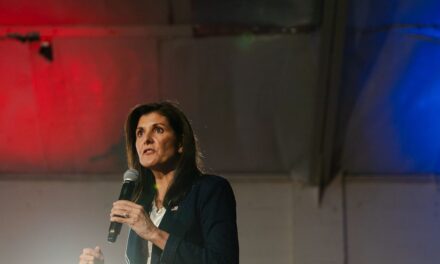 El respaldo de Haley marca el regreso presidencial de la red de donantes Koch