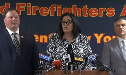 El sindicato dice que los recortes presupuestarios del FDNY perjudican a los ciudadanos y a los bomberos