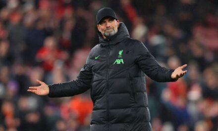 El técnico del Liverpool, Klopp, les dice a los fanáticos "os necesitamos" para el Arsenal