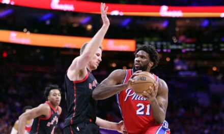 Embiid de los Sixers aumenta racha de 30-10 a 13 juegos y resta importancia a la lesión de tobillo