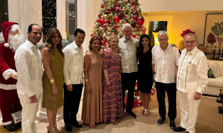 Enrique Peña Nieto reaparece en República Dominicana junto a los Clinton