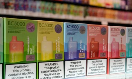 Estados Unidos incauta más cigarrillos electrónicos ilegales mientras miles llegan