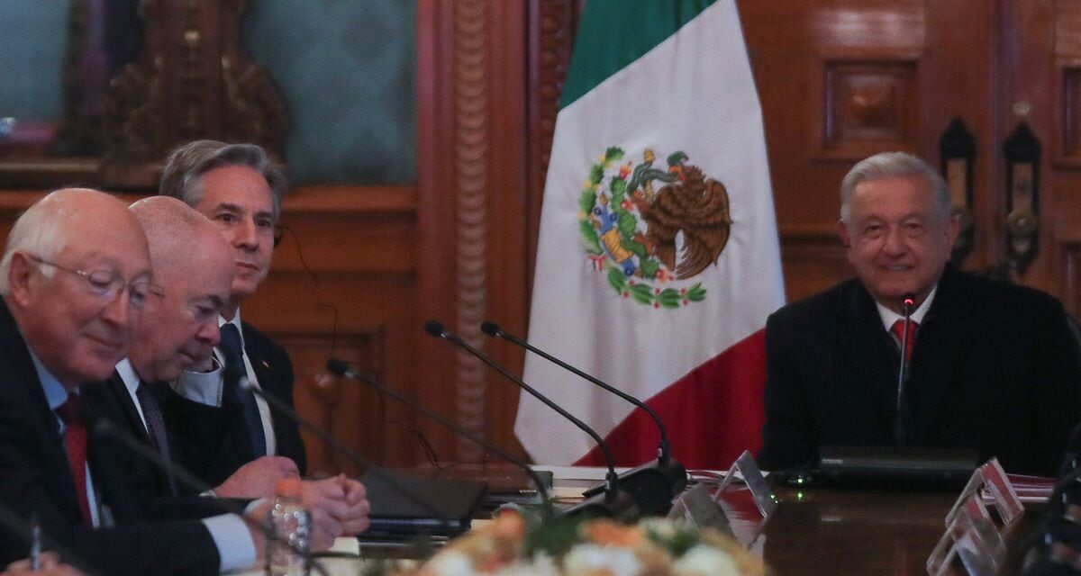 Estados Unidos y México acuerdan intensificar los esfuerzos para “interrumpir” las redes criminales de migrantes