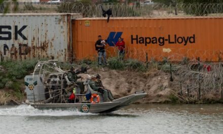Estados Unidos y México acuerdan más control en la frontera para frenar la ola migratoria