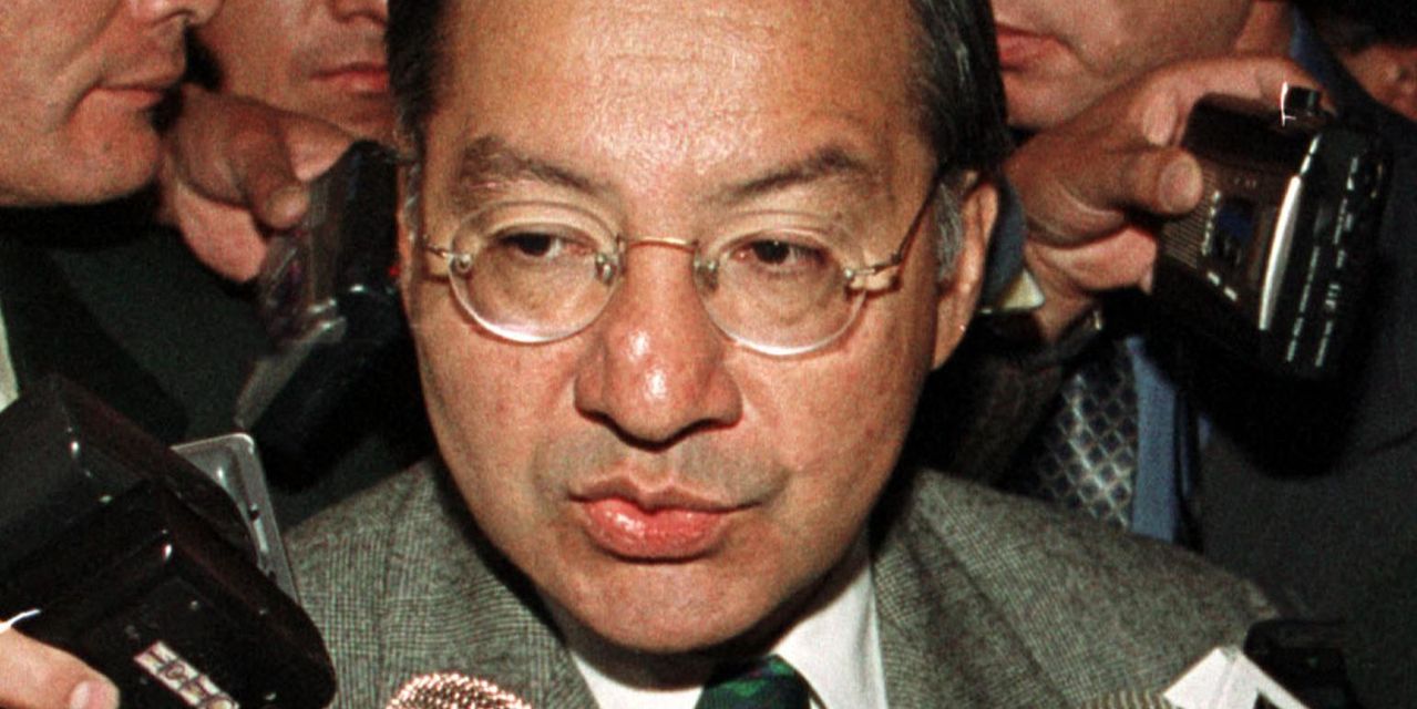 Exembajador de Estados Unidos acusado de agente secreto para Cuba