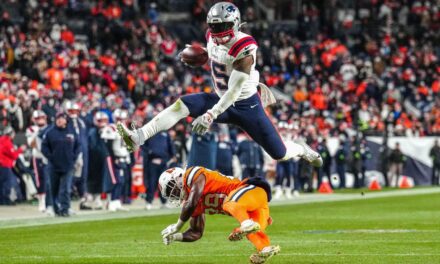 Ezekiel Elliott de los Patriots se enfrenta a obstáculos en camino a TD y lidera a los Broncos