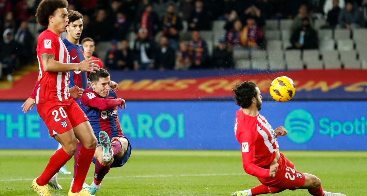 FC Barcelona-Atlético de Madrid, en directo |  Ambos equipos buscan no rezagarse en la disputa por el título de liga |  Fútbol |  Deportes