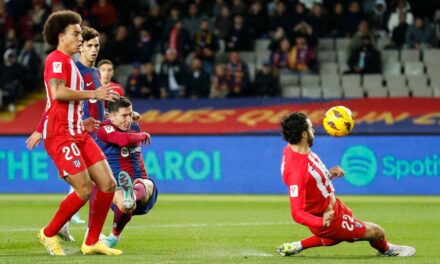 FC Barcelona-Atlético de Madrid, en directo |  Ambos equipos buscan no rezagarse en la disputa por el título de liga |  Fútbol |  Deportes