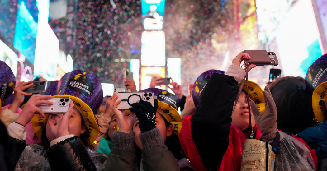 Funcionarios de la ciudad de Nueva York tranquilizan a los juerguistas antes de las festividades de Nochevieja