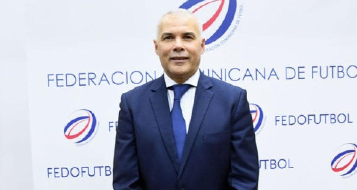 "García estudia la reelección en la federación dominicana de fútbol"|  Listín Diario