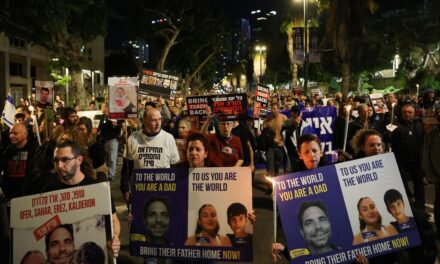 Guerra entre Israel y Gaza, en directo |  El ejército israelí reconoce que los tres rehenes que mataron “por error” portaban una bandera blanca cuando fueron tiroteados en Gaza |  internacional