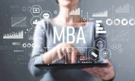 Hacer un MBA 'online' supone un aumento salarial de un 33,7 % de media y es clave en labilidad emplea |  Formación |  Economía