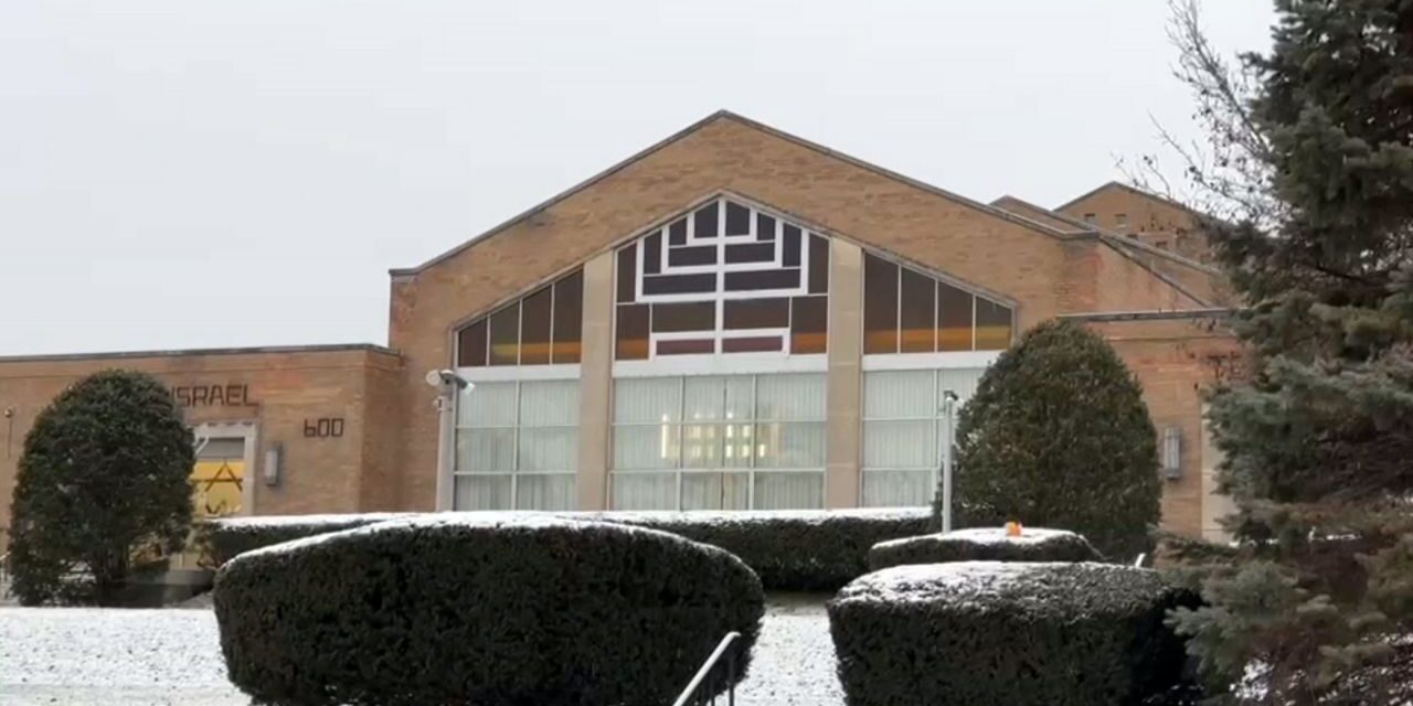 Hombre arrestado con arma en el templo de Albany comparece ante el tribunal