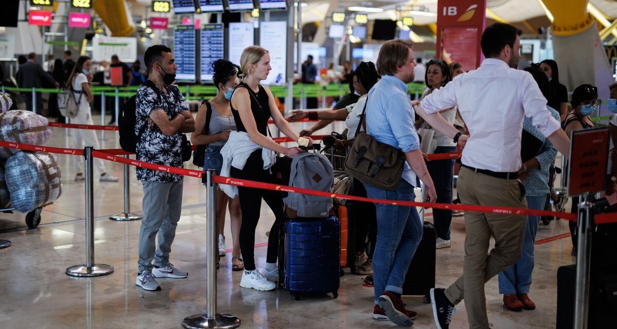 Iberia cancela 444 vuelos por la huelga del 'handling' de cuatro días en Reyes |  Economía