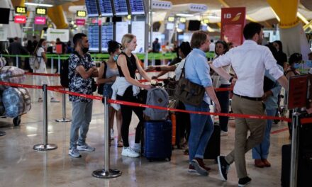 Iberia cancela 444 vuelos por la huelga del 'handling' de cuatro días en Reyes |  Economía