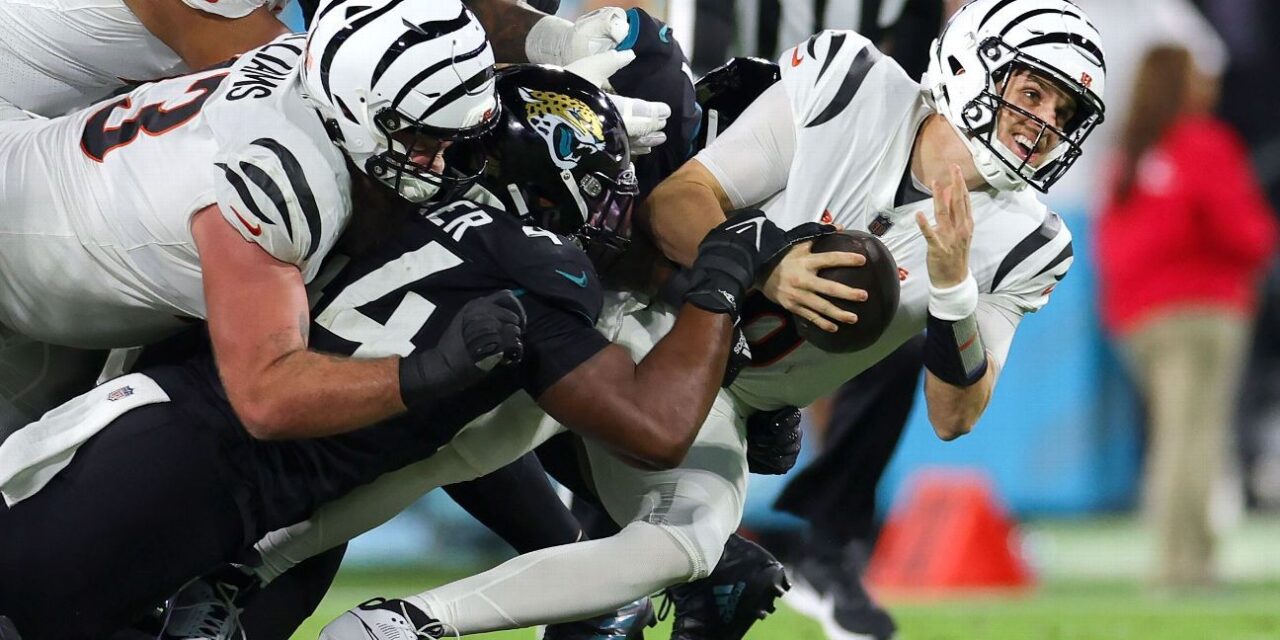 Jake Browning Bengals venció a Jaguars pero Trevor Lawrence se lesionó