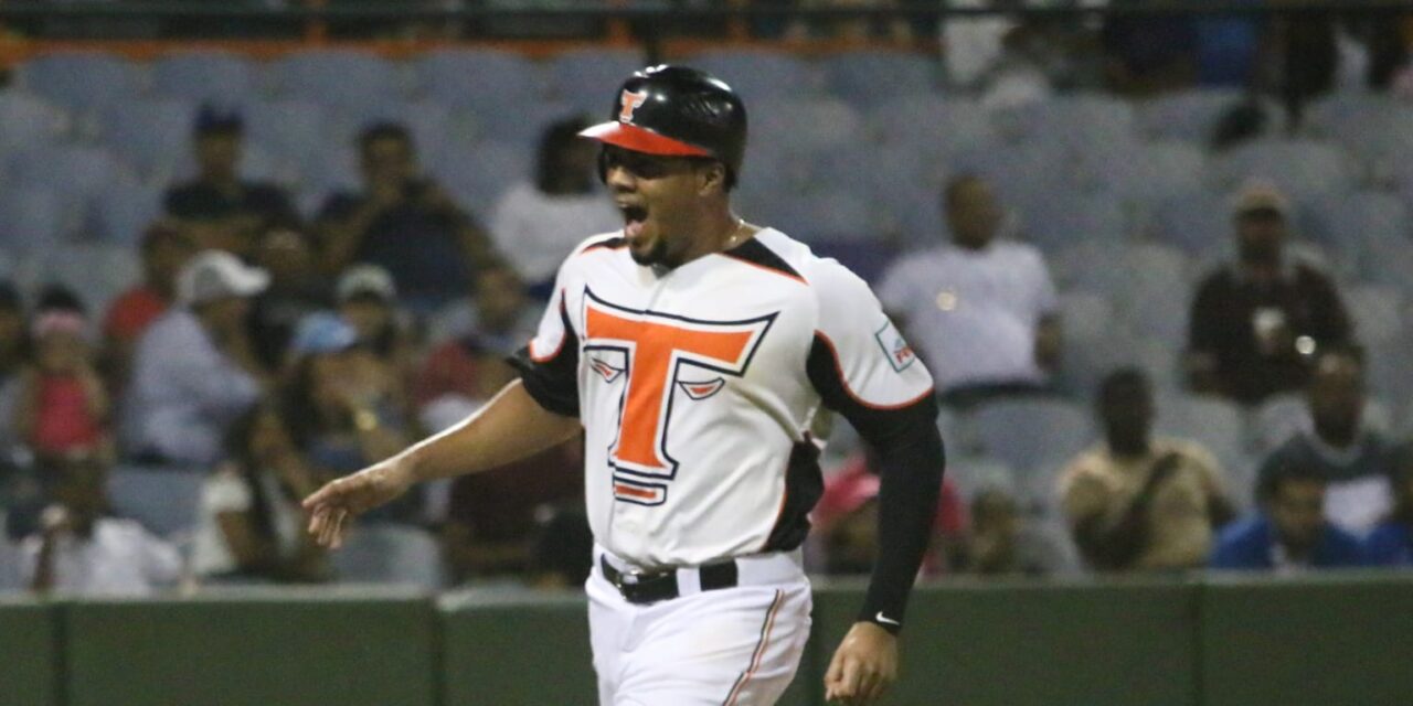 Jeimer Candelario se integra a los Toros en Dominicana