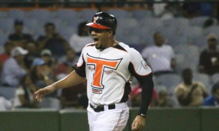 Jeimer Candelario se integra a los Toros en Dominicana