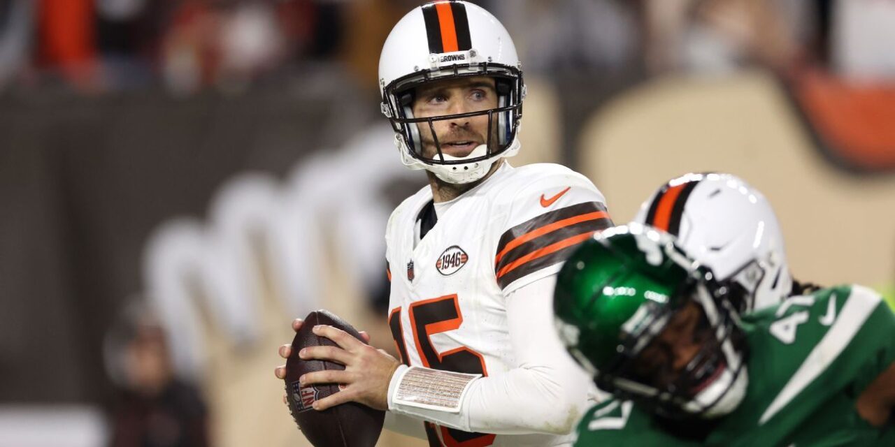 Joe Flacco y los Browns manejan a los Jets por un lugar en los playoffs