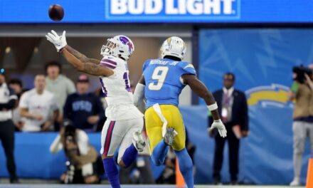 Josh Allen de Buffalo Bills encuentra a Gabe Davis para touchdown de 57 yardas