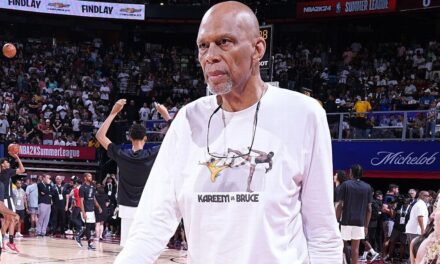 Kareem Abdul-Jabbar se fractura la cadera al caer en un concierto en Los Ángeles