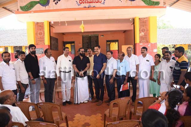 Kundapur: la estrella de cine Rishab Shetty adopta la escuela gubernamental de Kannada en su ciudad natal, Keradi