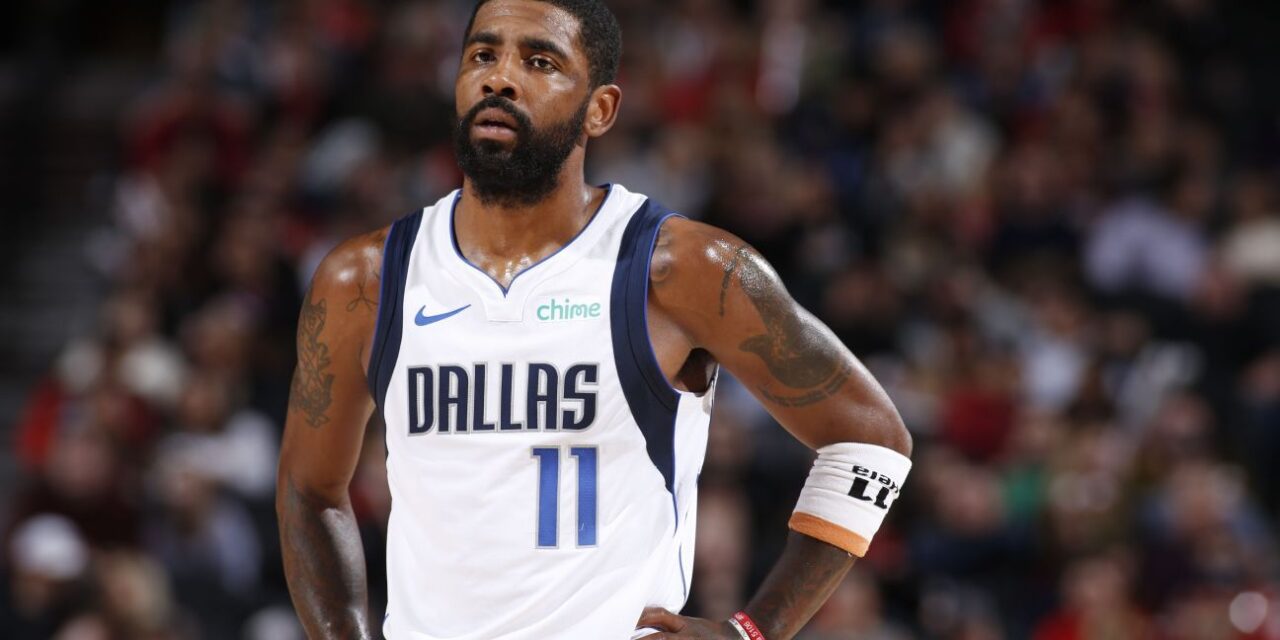 Kyrie Irving, estrella de los Mavericks, fuera por contusión en el talón derecho