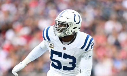 LB Shaquille Leonard se une a Eagles sobre Cowboys