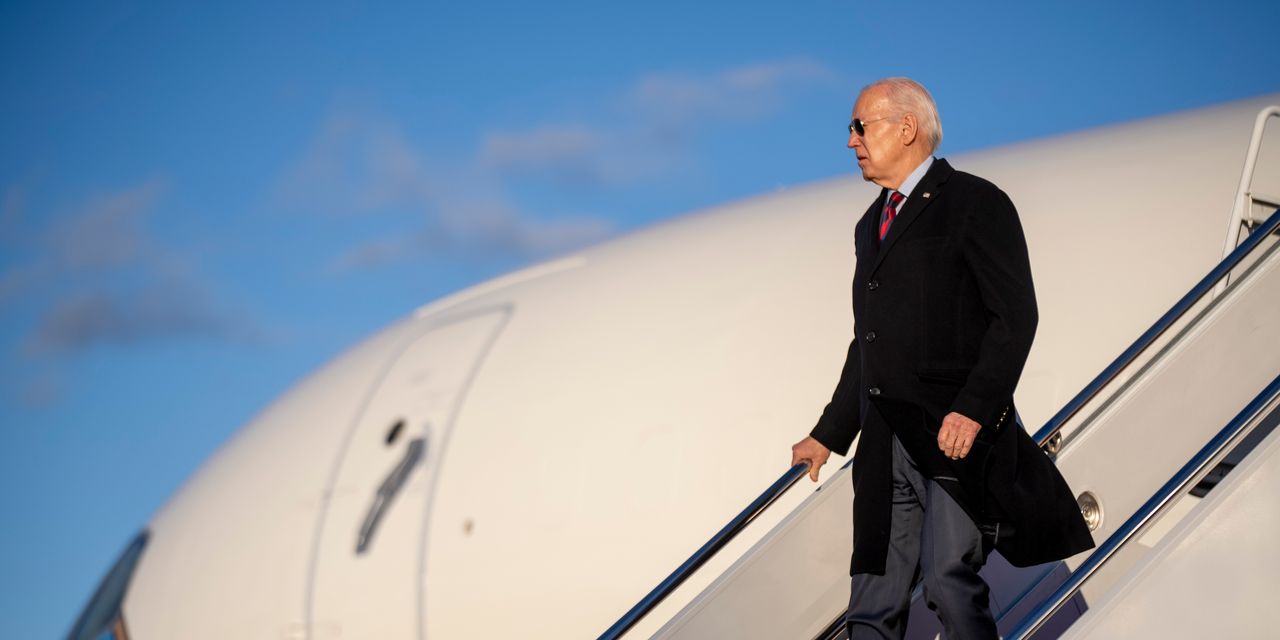 La agenda de Biden pende de un hilo a medida que se acerca un difícil año electoral