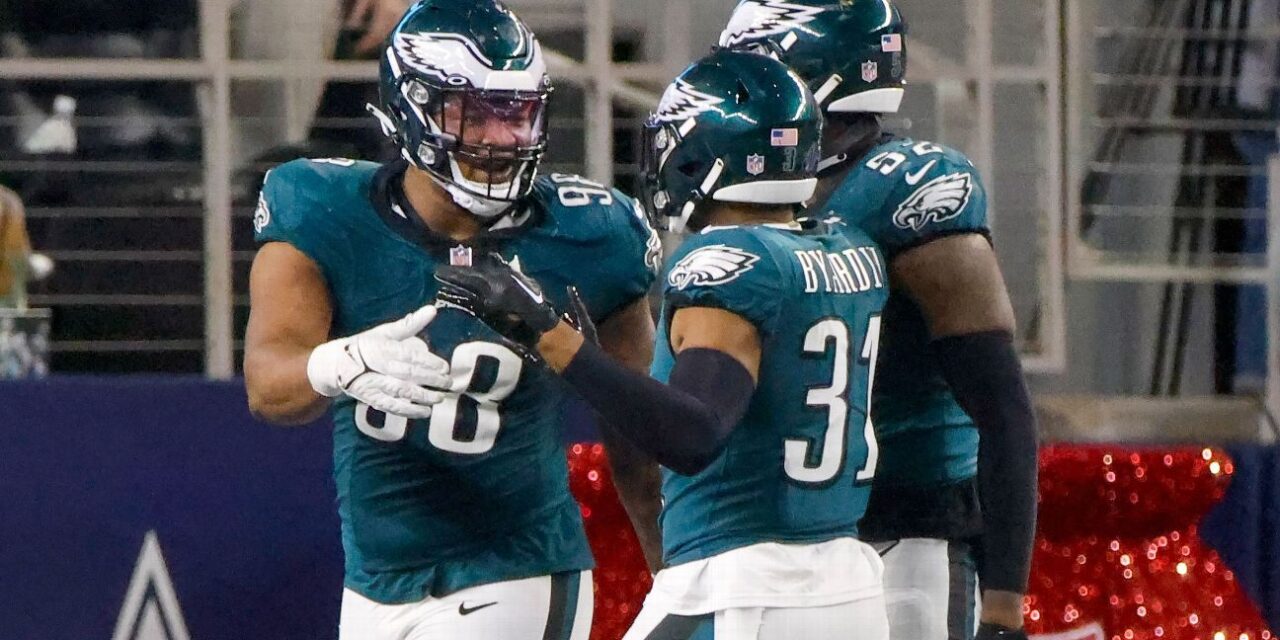 La defensa de los Eagles anota un touchdown de 42 yardas después del balón suelto de Dak Prescott