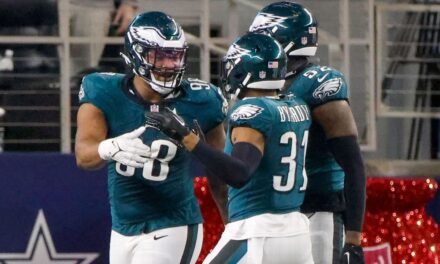 La defensa de los Eagles anota un touchdown de 42 yardas después del balón suelto de Dak Prescott