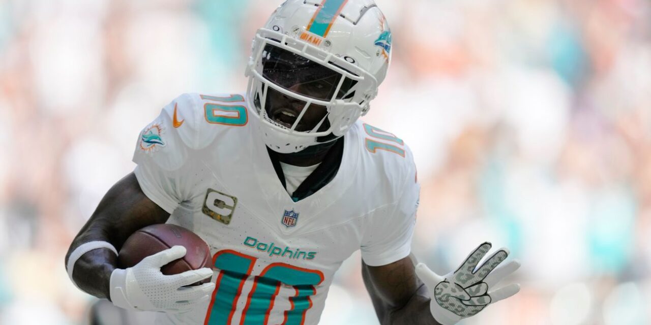 La disponibilidad del WR Tyreek Hill de los Dolphins sigue en duda