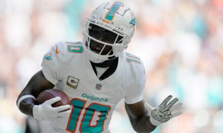 La disponibilidad del WR Tyreek Hill de los Dolphins sigue en duda