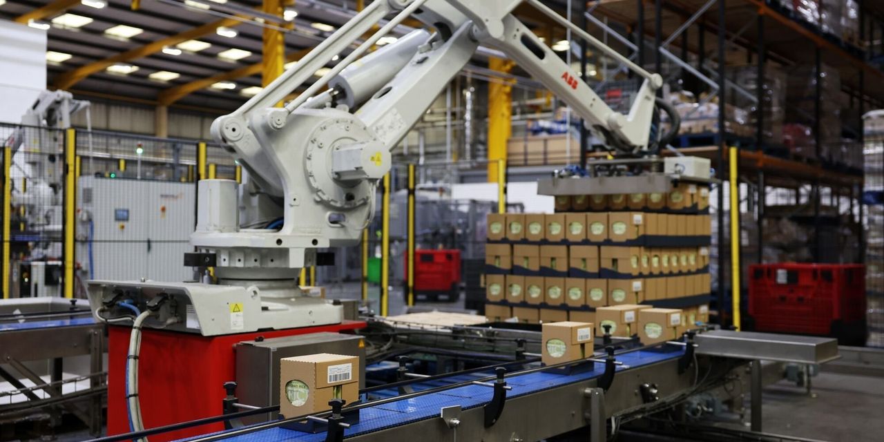 La economía del Reino Unido se contrae, pero es poco probable que el BOE se vea obligado a realizar rápidos recortes de tipos