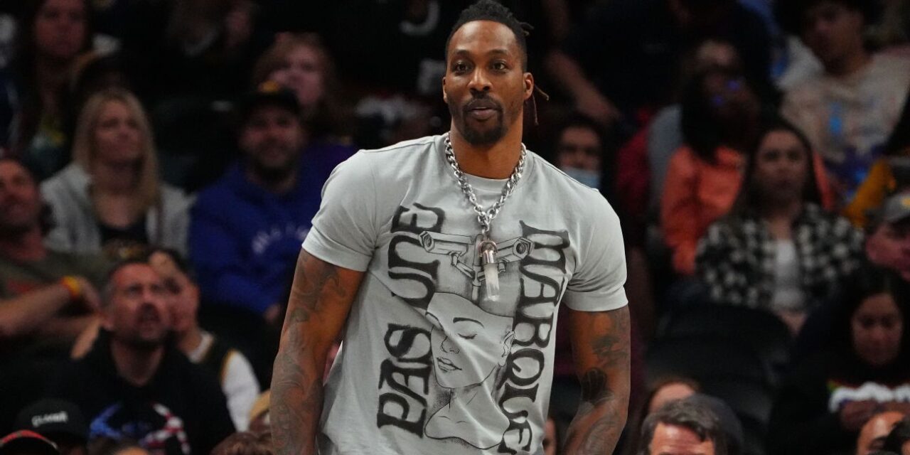 La ex estrella de la NBA Dwight Howard dice que las acusaciones de agresión del hombre son "frívolas"