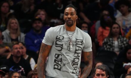 La ex estrella de la NBA Dwight Howard dice que las acusaciones de agresión del hombre son "frívolas"