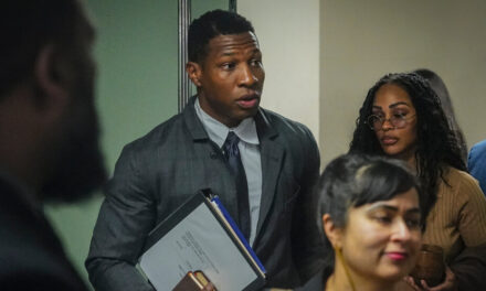 La exnovia de Jonathan Majors, Grace Jabbari, le cuenta al jurado sobre una ira explosiva