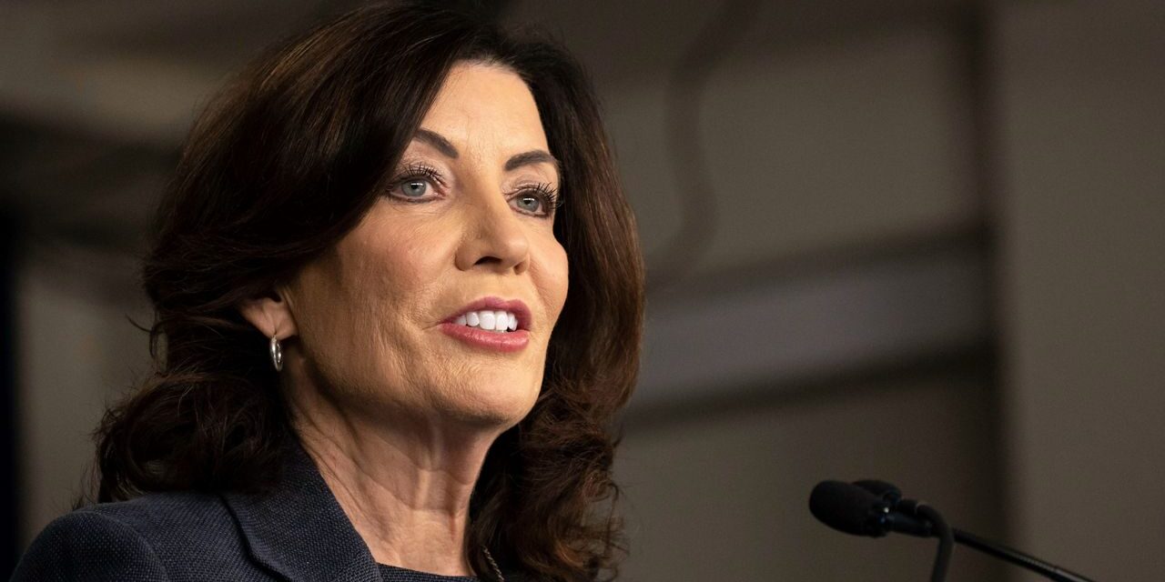 Hochul sobre la eliminación de Trump de las elecciones de 2024 en Colorado