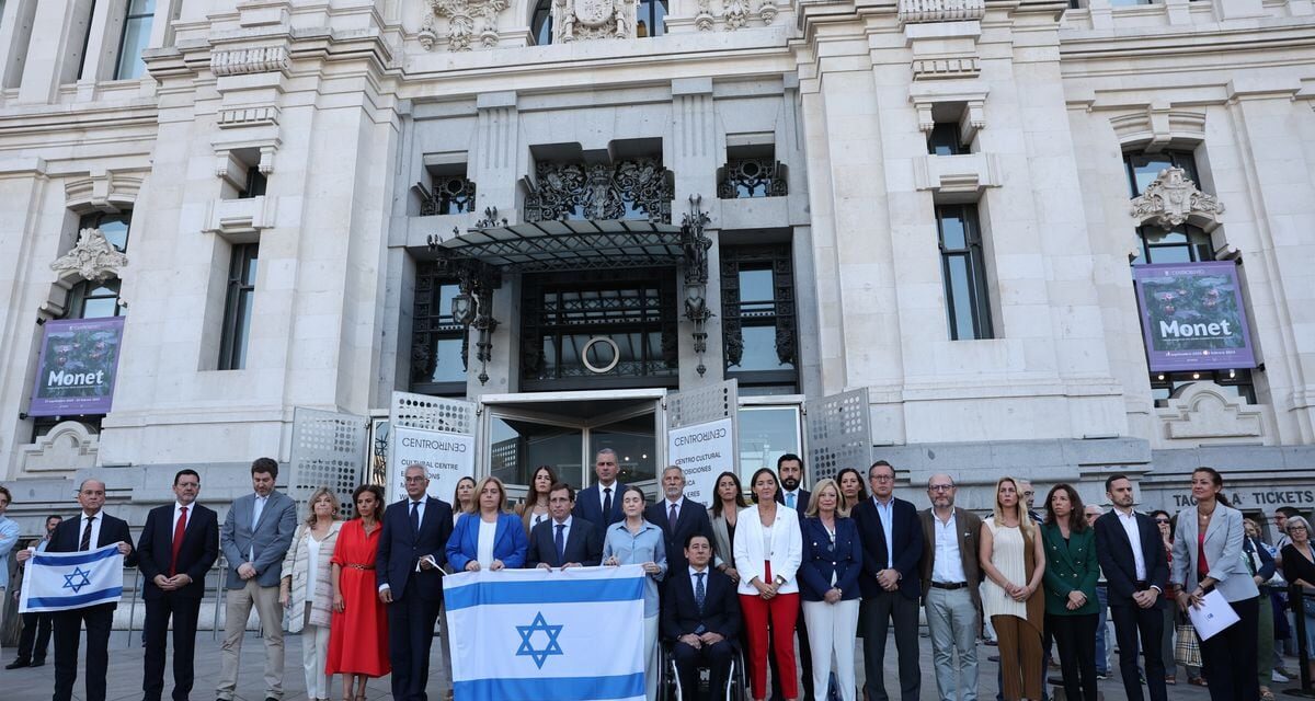La izquierda arrincona a Almeida para que retire la Medalla de Honor a Israel tras la objeción de los Cronistas de Madrid |  Madrid |  España